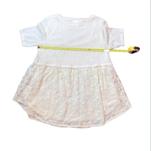 Lauren Conrad Cream Short Sleeve Top With Lace Hem Detail, Size S - Picture 6 of 8